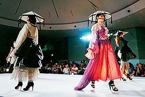 奈良県×文化服装学院　ファッションショー「WA」