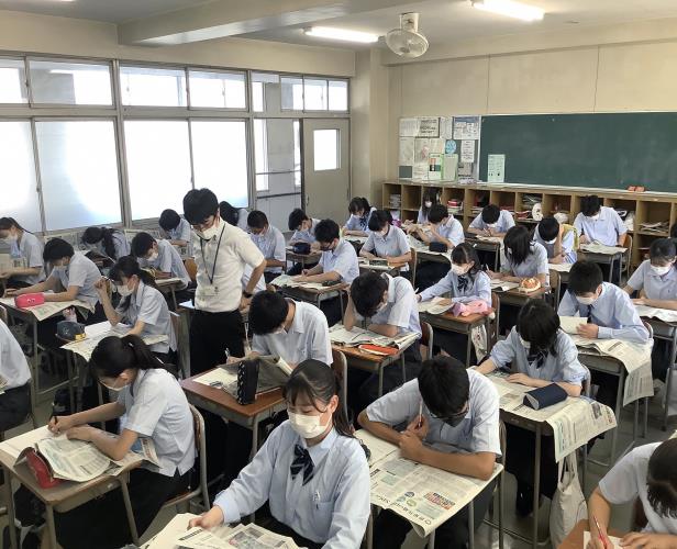 新聞の特集を使ってSDGsを学んでいます