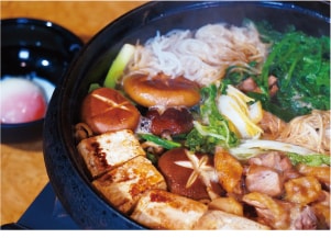 >大和肉鶏のすき焼き　鍋