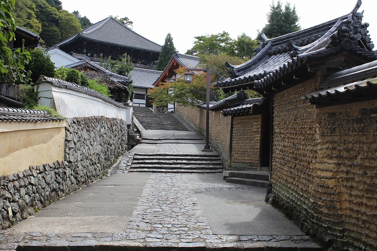 奈良県景観資産―東大寺二月堂を望む二月堂裏参道―/奈良県公式ホームページ