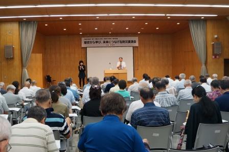 谷山教授の講演の様子