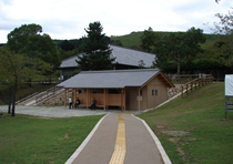 春日野園地トイレ外観