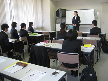 受講生の話し合いの様子