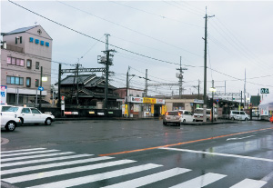 近鉄御所駅前