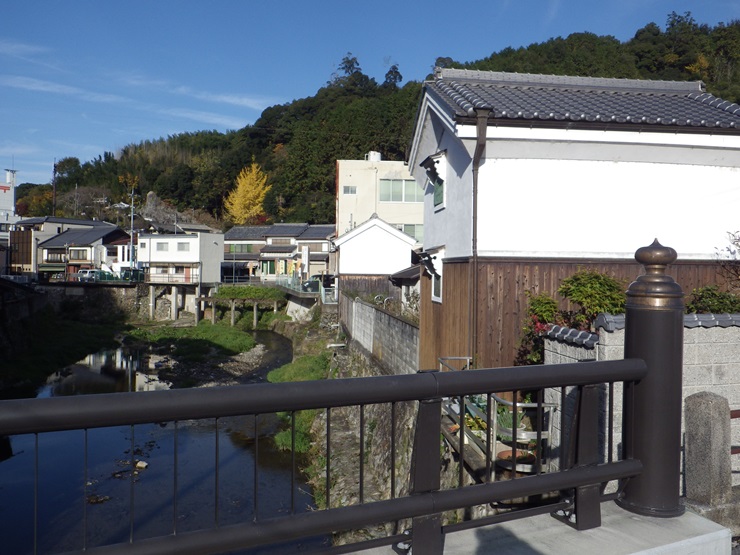 秋野川沿いの下市の町なみの画像2