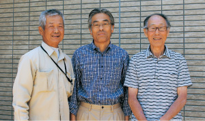 （左から）奉賛会の杉本さん、村島さん、生川さん