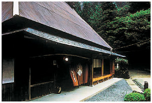 自然豊かな東吉野村の本社