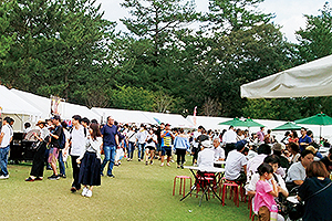 県内外から多くの人が訪れた