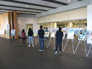 図書情報館1