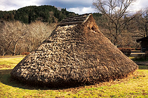 竪穴式住居