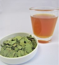 柿葉の後発酵茶(微生物発酵）の試作品