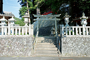 八柱神社