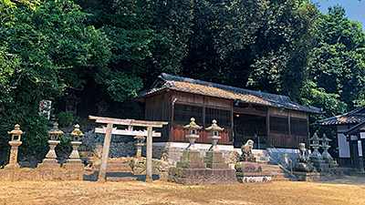 八幡神社と室宮山古墳