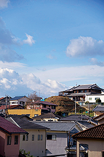 「裏山は古墳」（桜井市艸墓古墳）