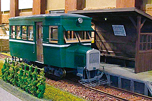 1928年導入のガソリンカーと大和安堵駅(ジオラマ)