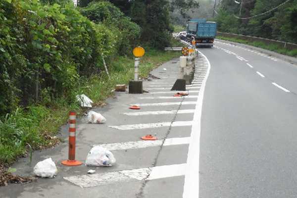 道路パトロール写真ゴミ