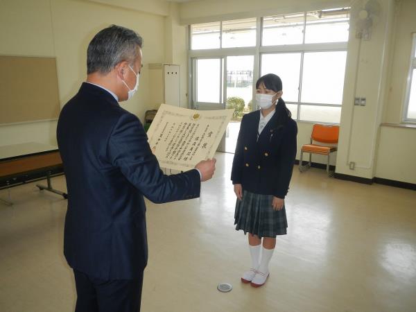 表彰式の様子　郡山西中学校　藤森さん