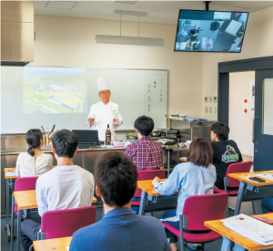 フードクリエイティブ学科