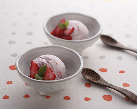 つぶつぶ苺のアイスクリーム写真