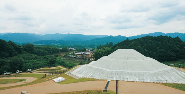 牽牛子塚古墳から高松塚古墳方面への眺め