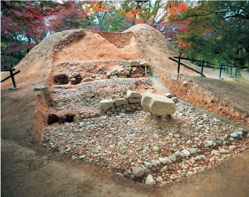 石舞台古墳の石室内部(石室奥から入口へ)