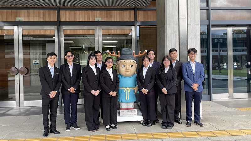 ベトナム大学生インターンの様子