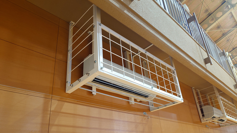 体育館に設置されている空調の写真
