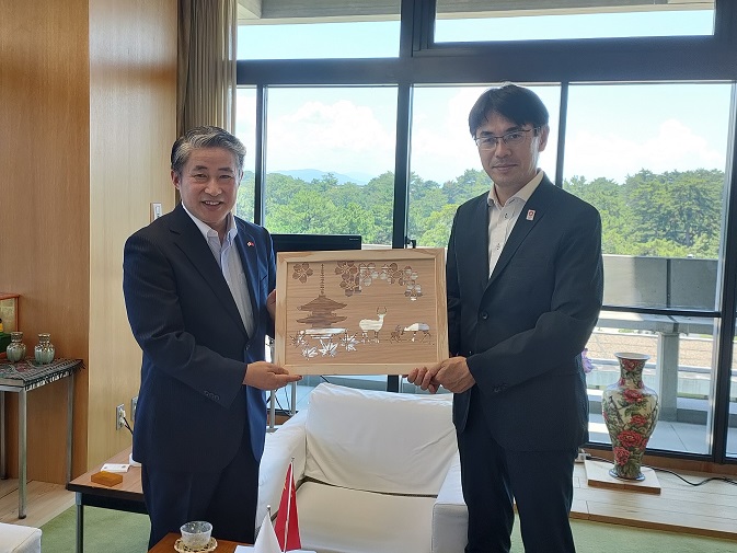 表敬訪問の様子