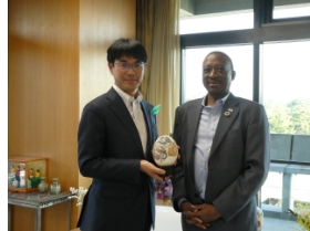 表敬訪問の様子