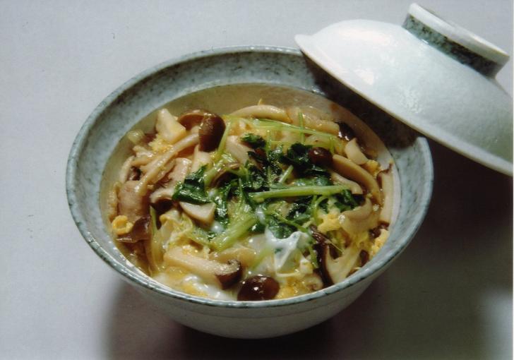 ぶなしめじとエリンギ入り特製親子丼