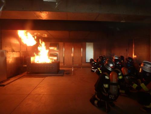 ガスを燃焼させる施設を使った模擬火災体験