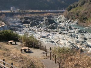 <吉野川>五條市滝町（吉野川河川公園）