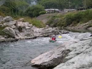 <吉野川>五條市滝町（吉野川河川公園）