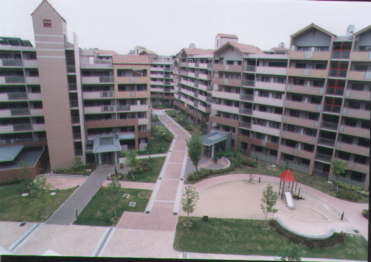 ローレルスクエア全景