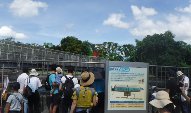 施設見学会の様子