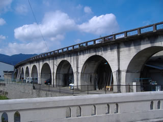 24.新町高架橋(しんまちこうかきょう)