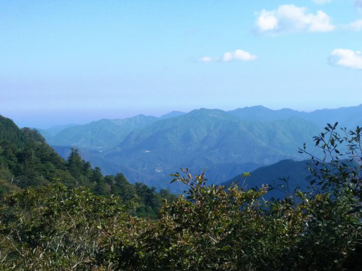 奈良県景観資産 熊野灘 果無山脈が眺望できる玉置山展望台 奈良県公式ホームページ