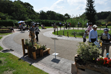 花壇コンテスト人気投票風景