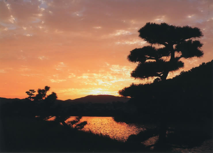 生駒山、若草山が眺望できる垂仁天皇陵