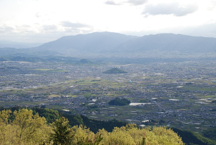 奈良盆地を眺望できる龍王山南城跡